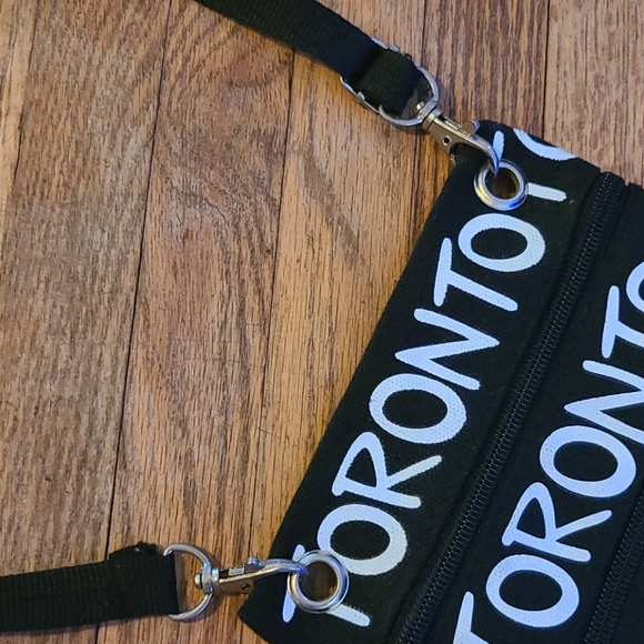 Toronto Purse - Picture 5 of 6